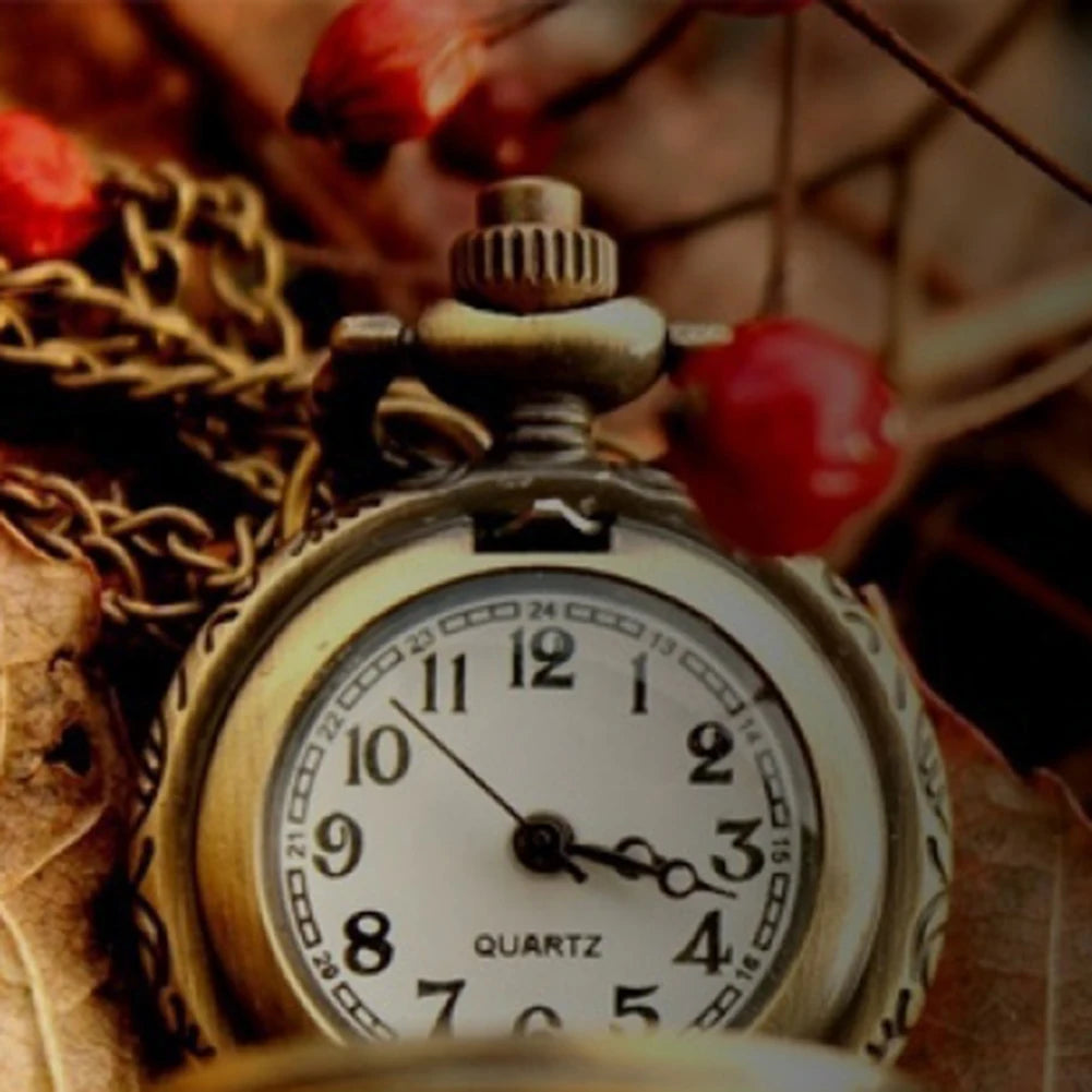 Vintage Steampunk Pocket Watch Necklace - Unique Quartz Pendant Clock for Men & Women
